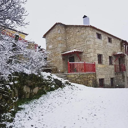 Casas Da Ribeira Country house *