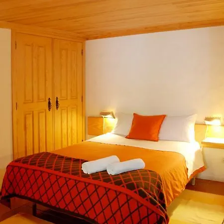 Casas Da Ribeira Seia