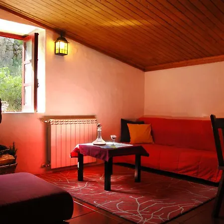 Casas Da Ribeira - Serra Da Estrela Seia