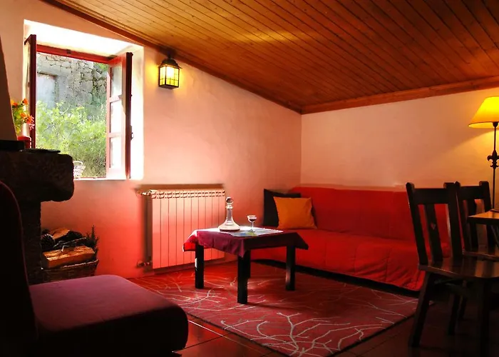 Casas Da Ribeira Seia